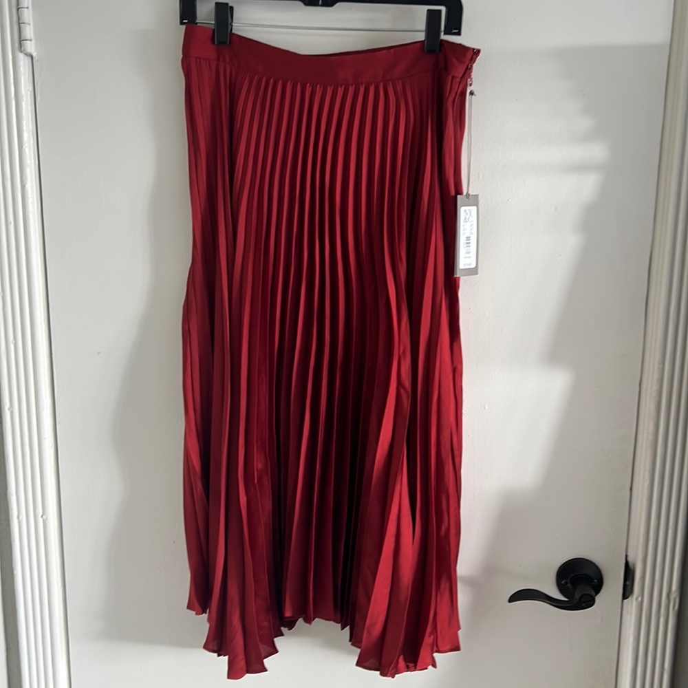 NYC (Eva Mendes Line) Burnt Orange High Waisted Pleated Skirt (Size: M)